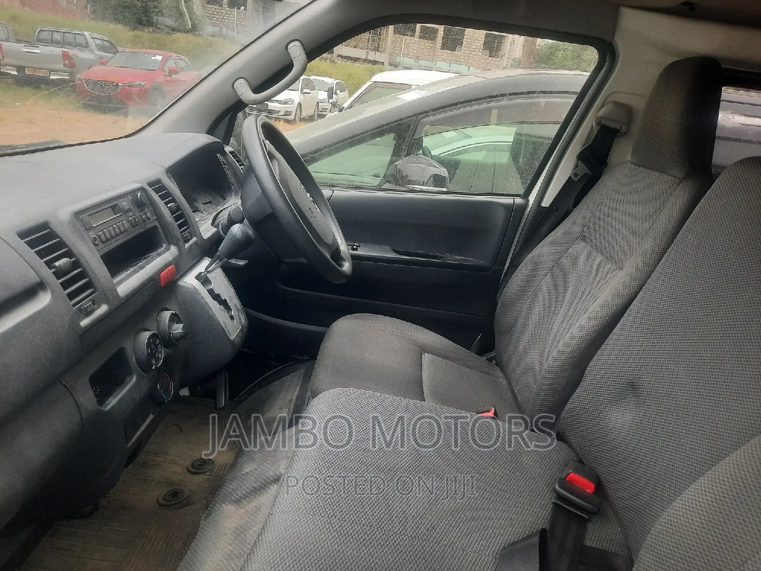 Toyota HiAce 2017 White