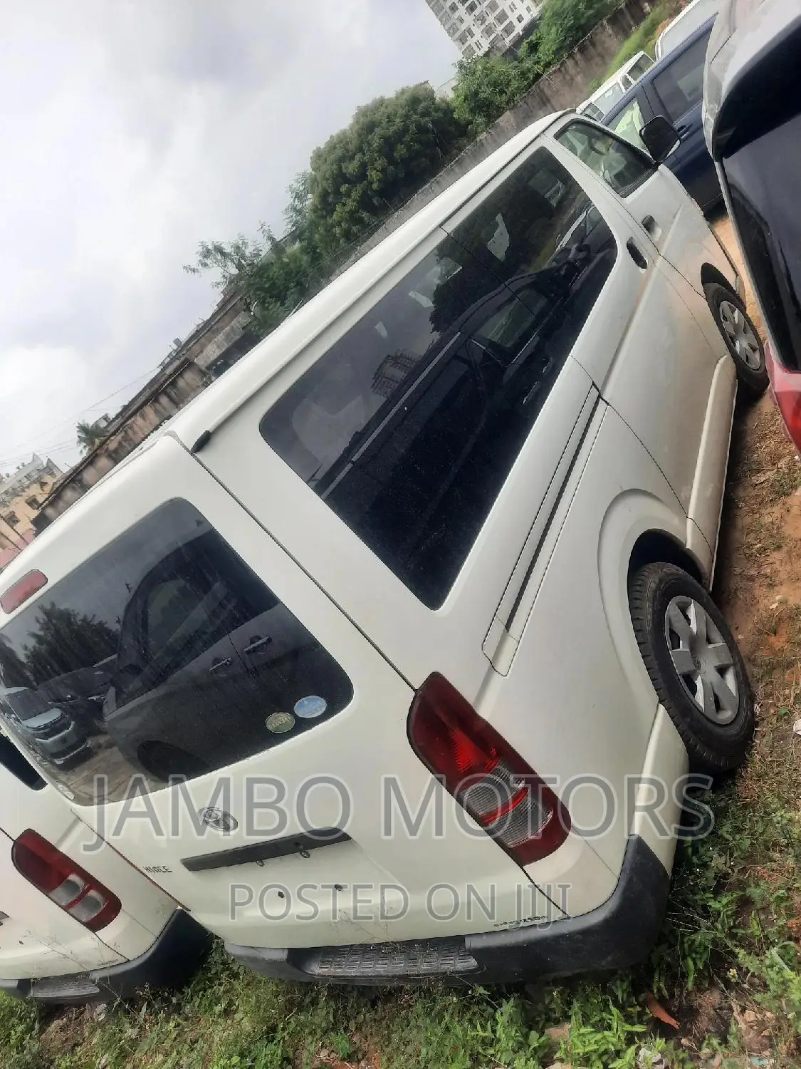 Toyota HiAce 2017 White