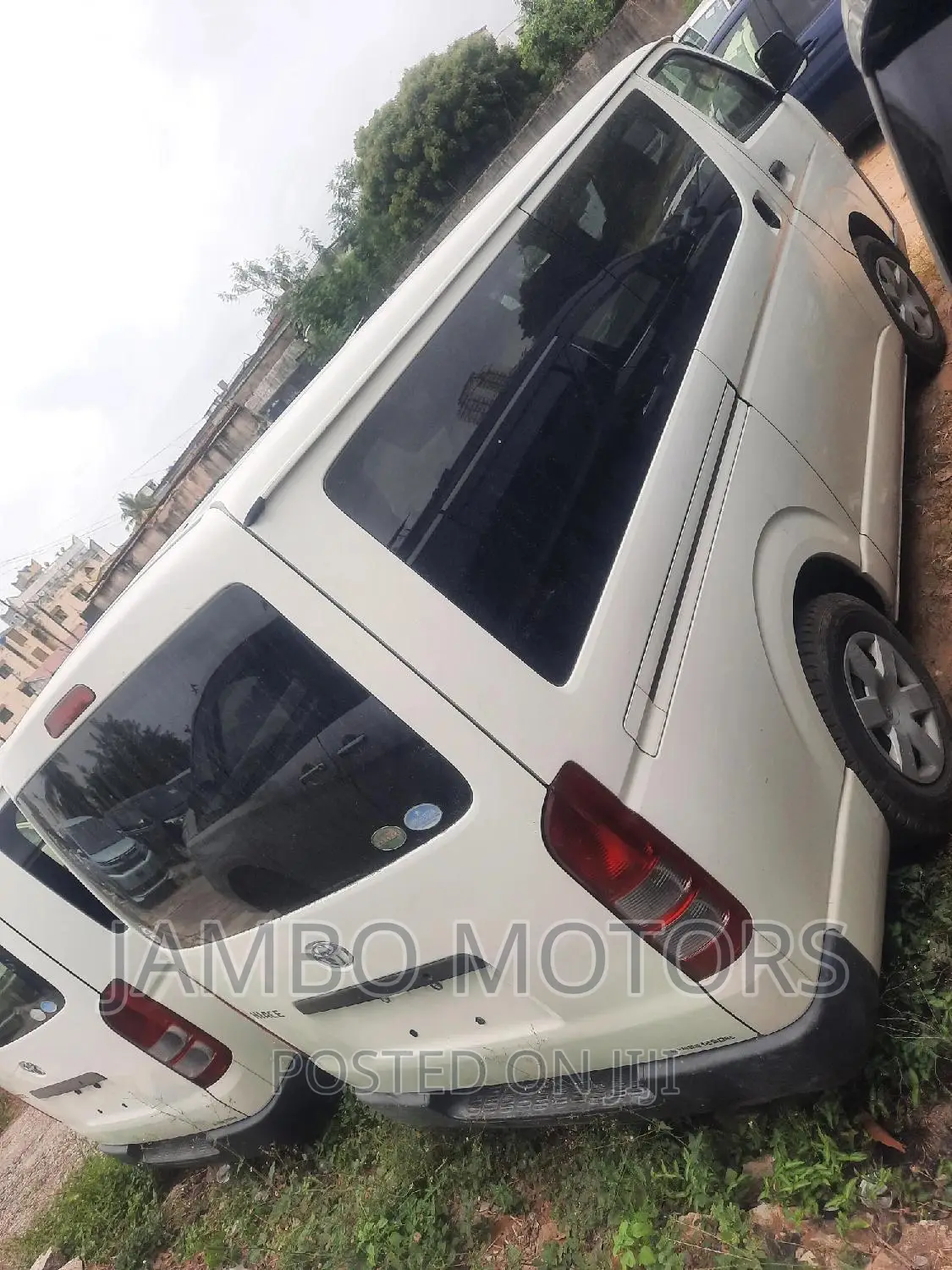 Toyota HiAce 2017 White
