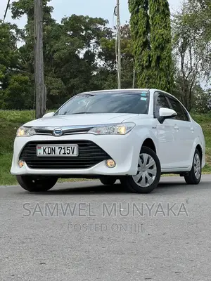 Toyota Axio 1.5 Hybrid 2WD 2016 Pearl