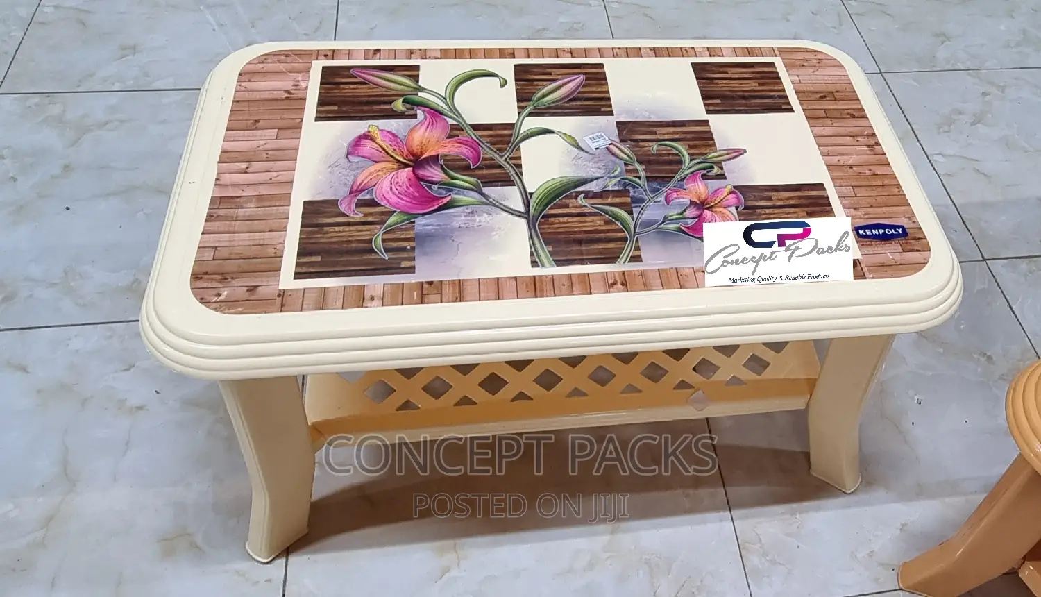 Small Coffee Table No. 3007 Deco