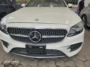Mercedes-Benz E200 2017 Pearl