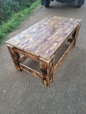 Pallet Coffee Table. D3
