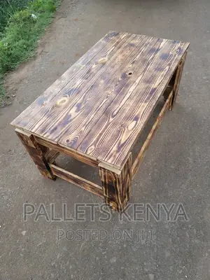 Coffee Table- Pallet Coffee Table.D11