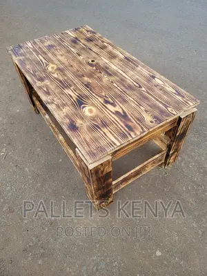 Coffee Table- Pallet Coffee Table.(FC9)