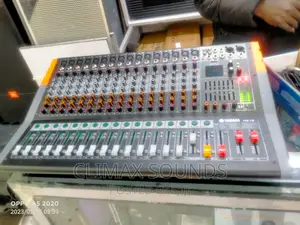 Powered Mixer Yamaha 16 Channels "