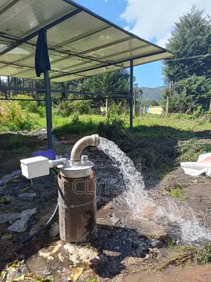 Solar Borehole System Submersible Pumps and Solar Panels