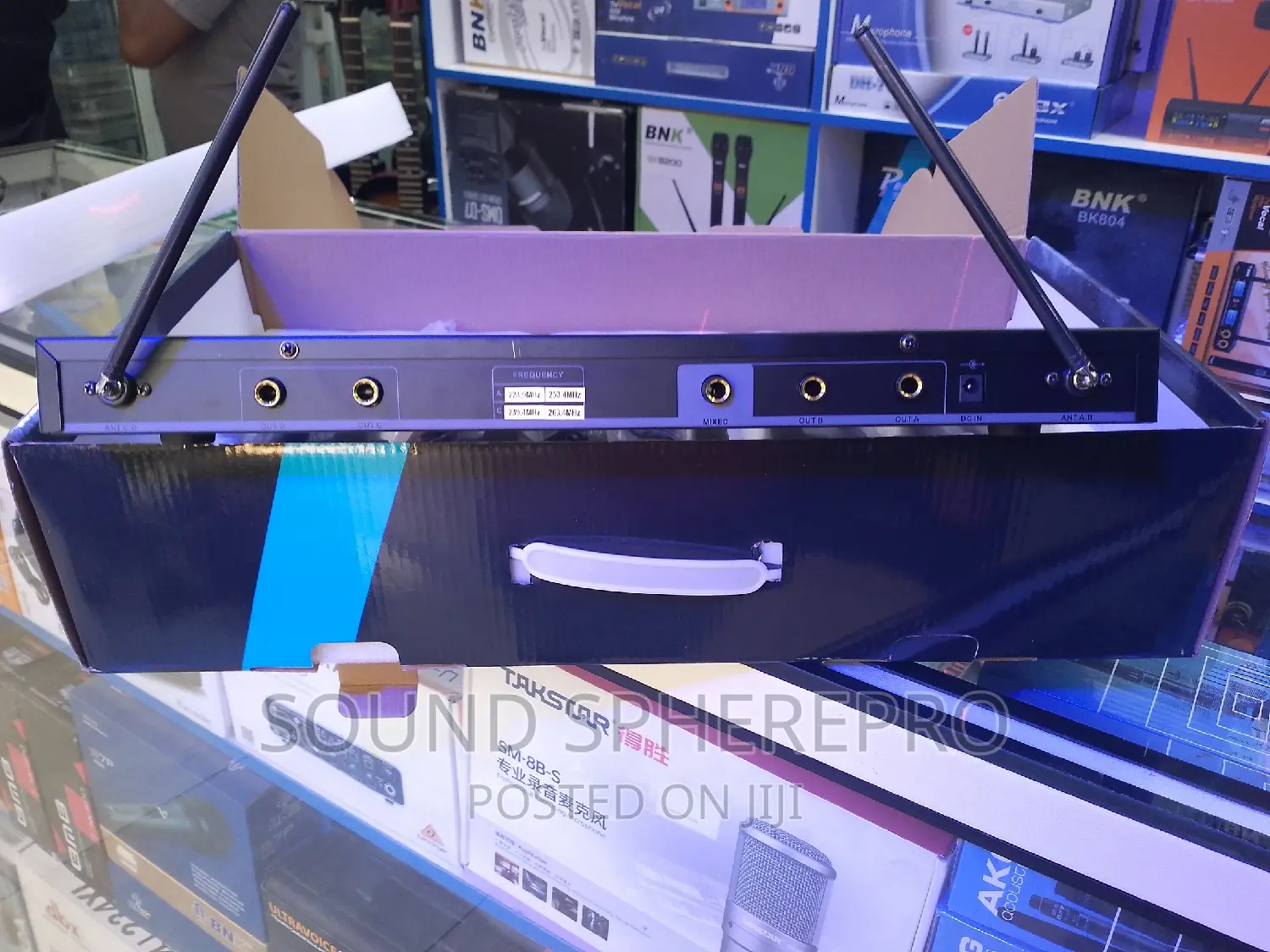 BNK BK 804 4in1 Wireless Microphone