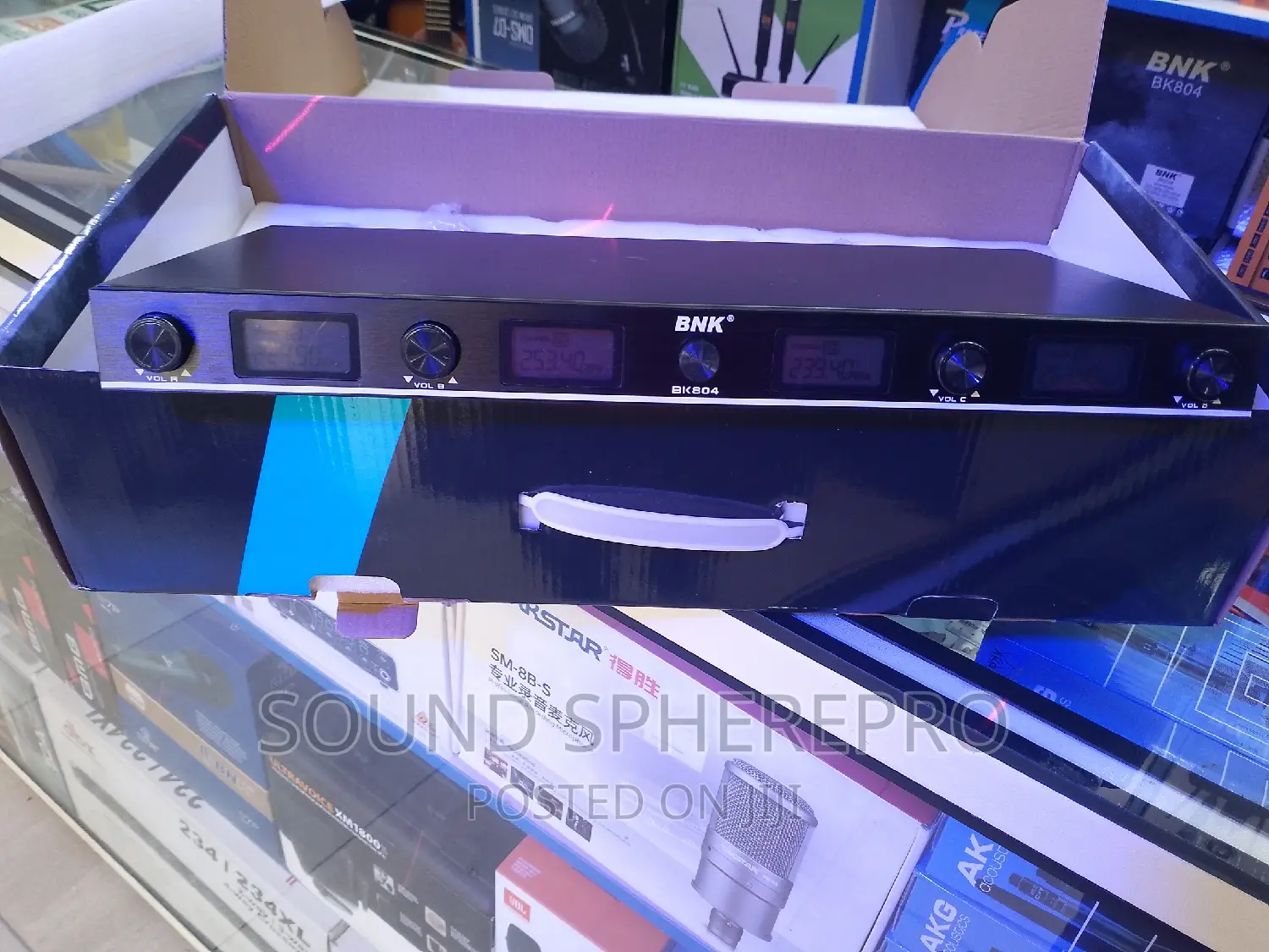 BNK BK 804 4in1 Wireless Microphone