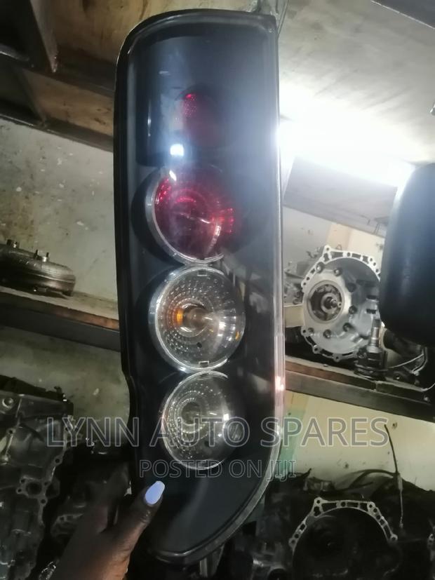 Toyota Hiace 7l New Model Rear Light - thumbnail 2