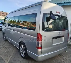 Toyota HiAce 2017 Silver
