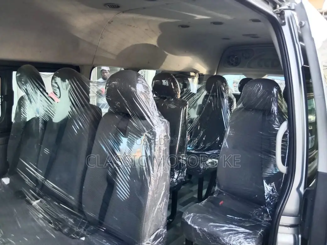 Toyota HiAce 2017 Silver