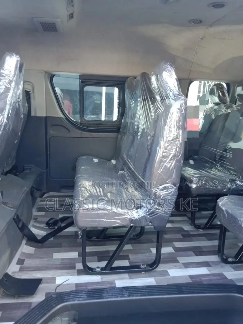 Toyota HiAce 2017 Silver