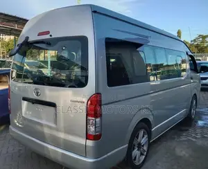 Toyota HiAce 2017 Silver