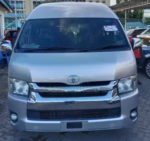 Toyota HiAce 2017 Silver