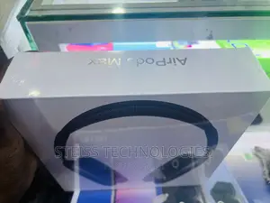 Apple Airpods-Max Wireless Headphones.