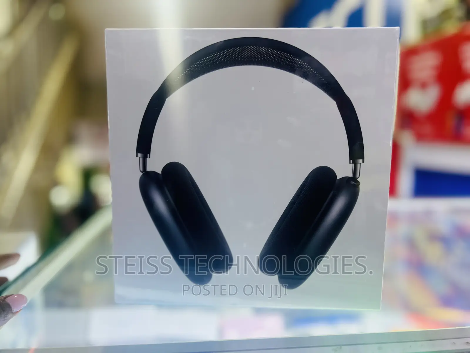 Apple Airpods-Max Wireless Headphones.
