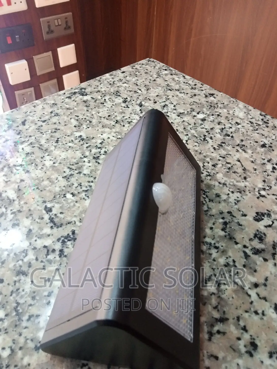Solar Wall Light With Sensor