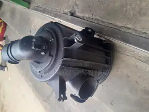 Toyota Hiace Petrol Engine Air Cleaner Housing