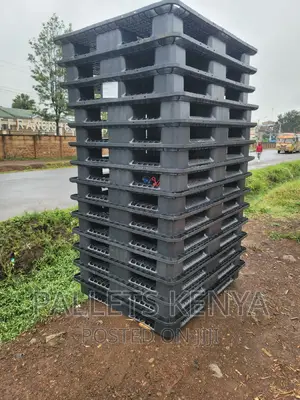 Plastic Pallets- Heavy Duty Plastic Pallets. (OV03)