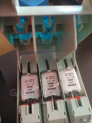 DC Fuse 3 Fuses 200A