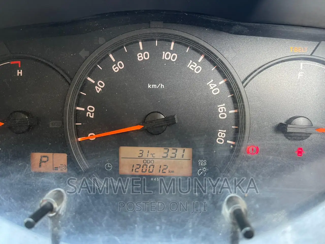 Toyota HiAce 2016 Silver