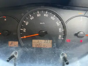 Toyota HiAce 2016 Silver