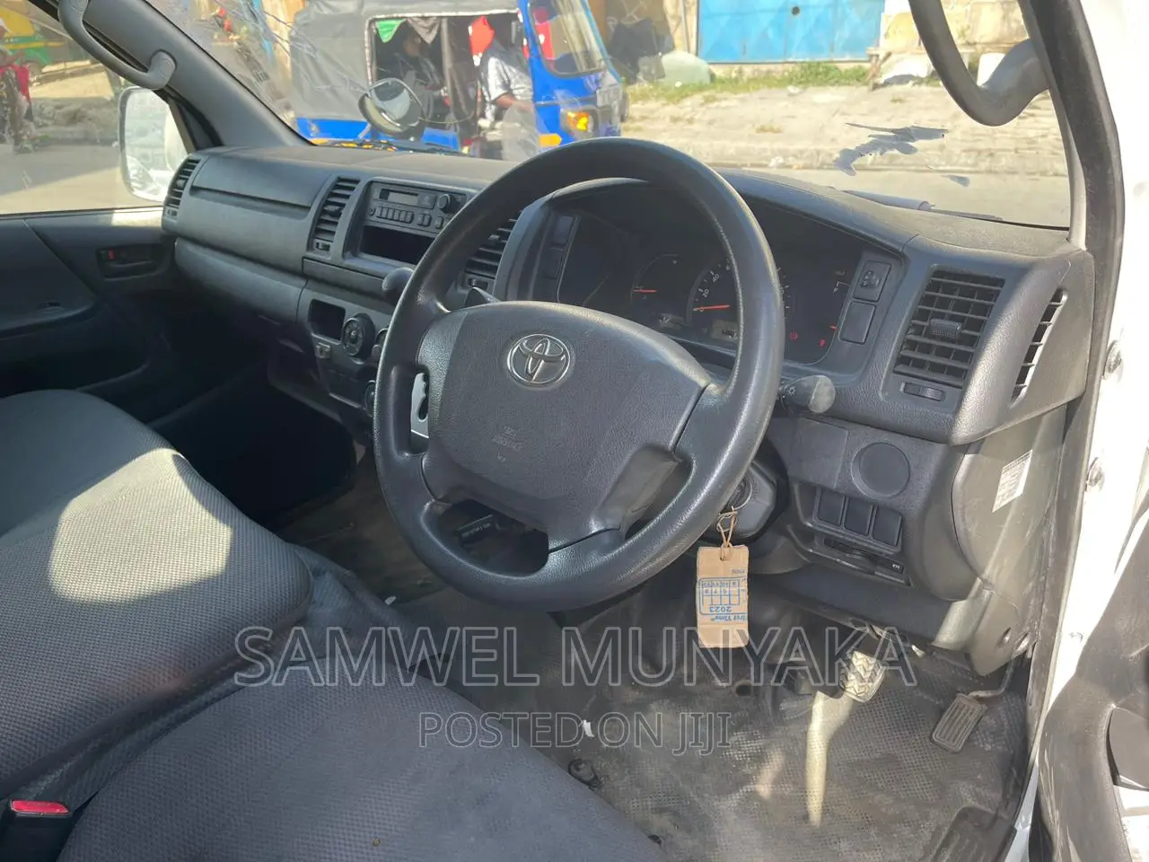 Toyota HiAce 2016 Silver