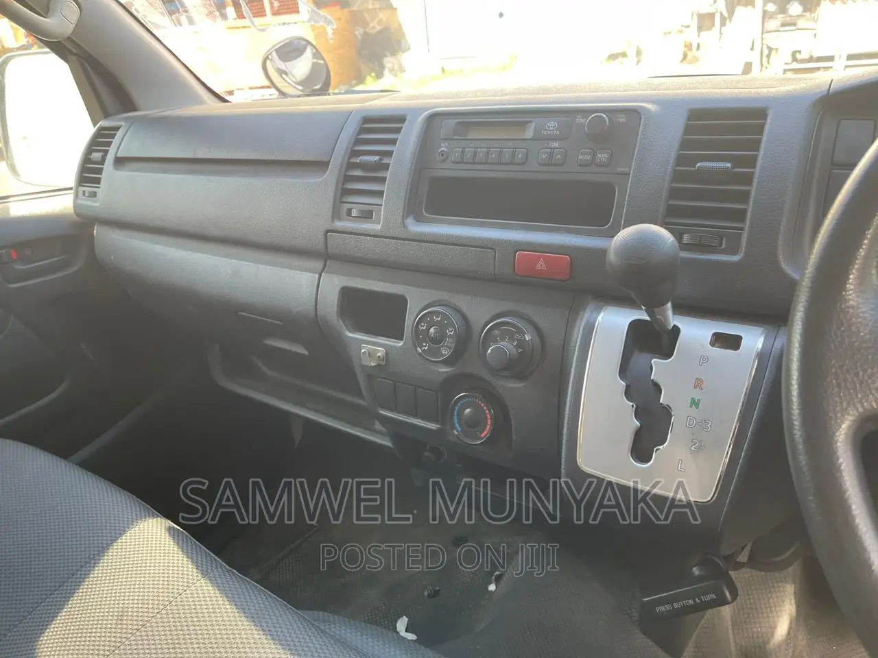 Toyota HiAce 2016 Silver