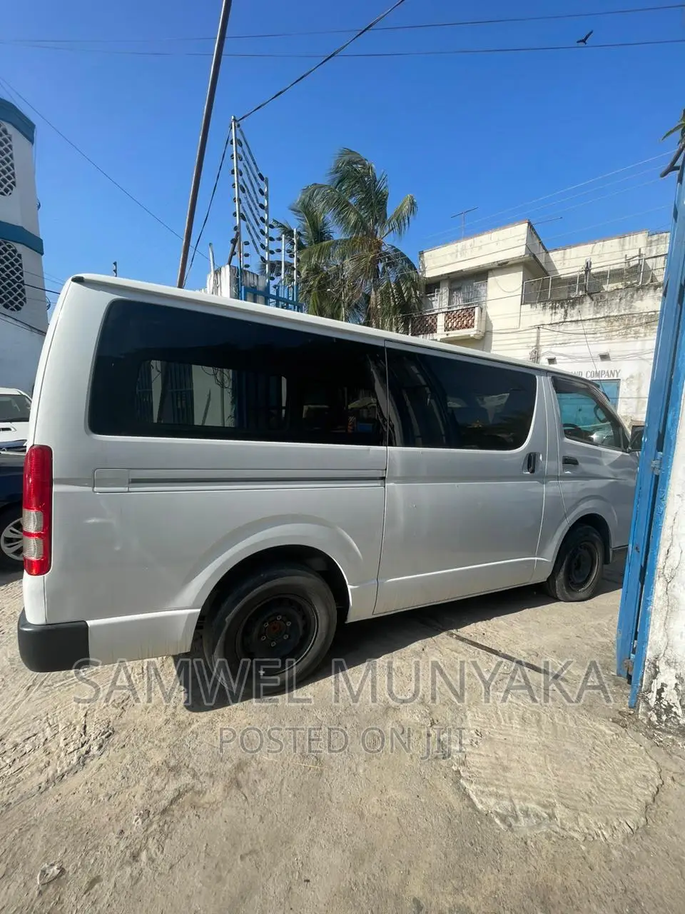 Toyota HiAce 2016 Silver