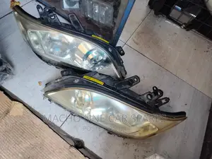 Toyota Vanguard 2008-2012 Xenon Headlight