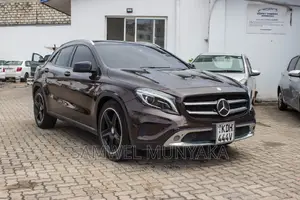 Mercedes-Benz GLA-Class 2015 Pink