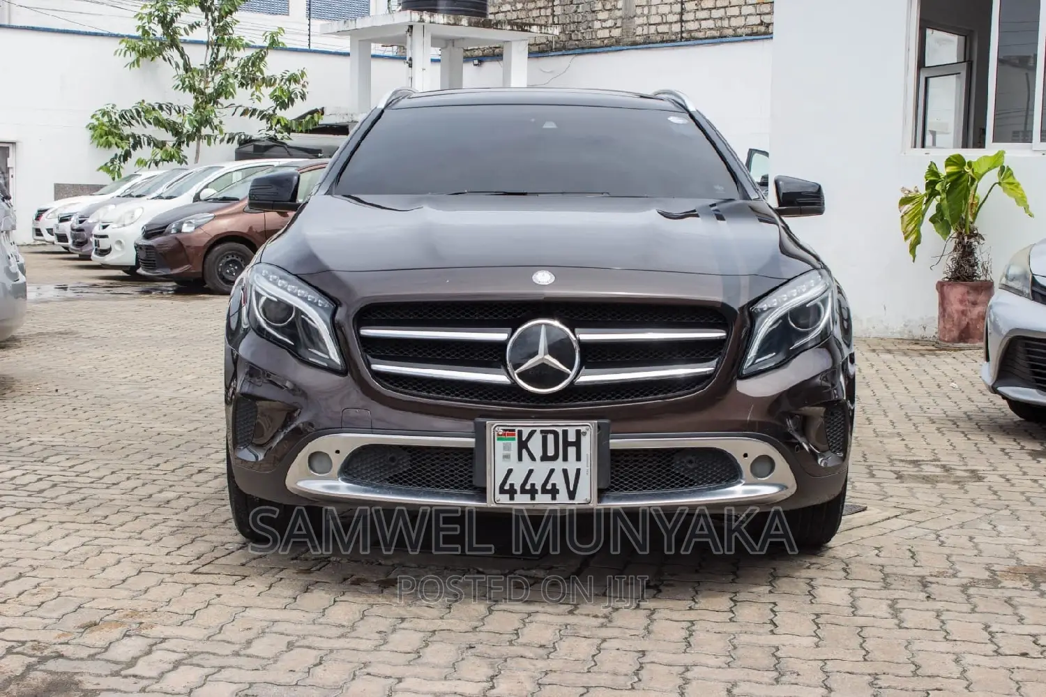 Mercedes-Benz GLA-Class 2015 Pink