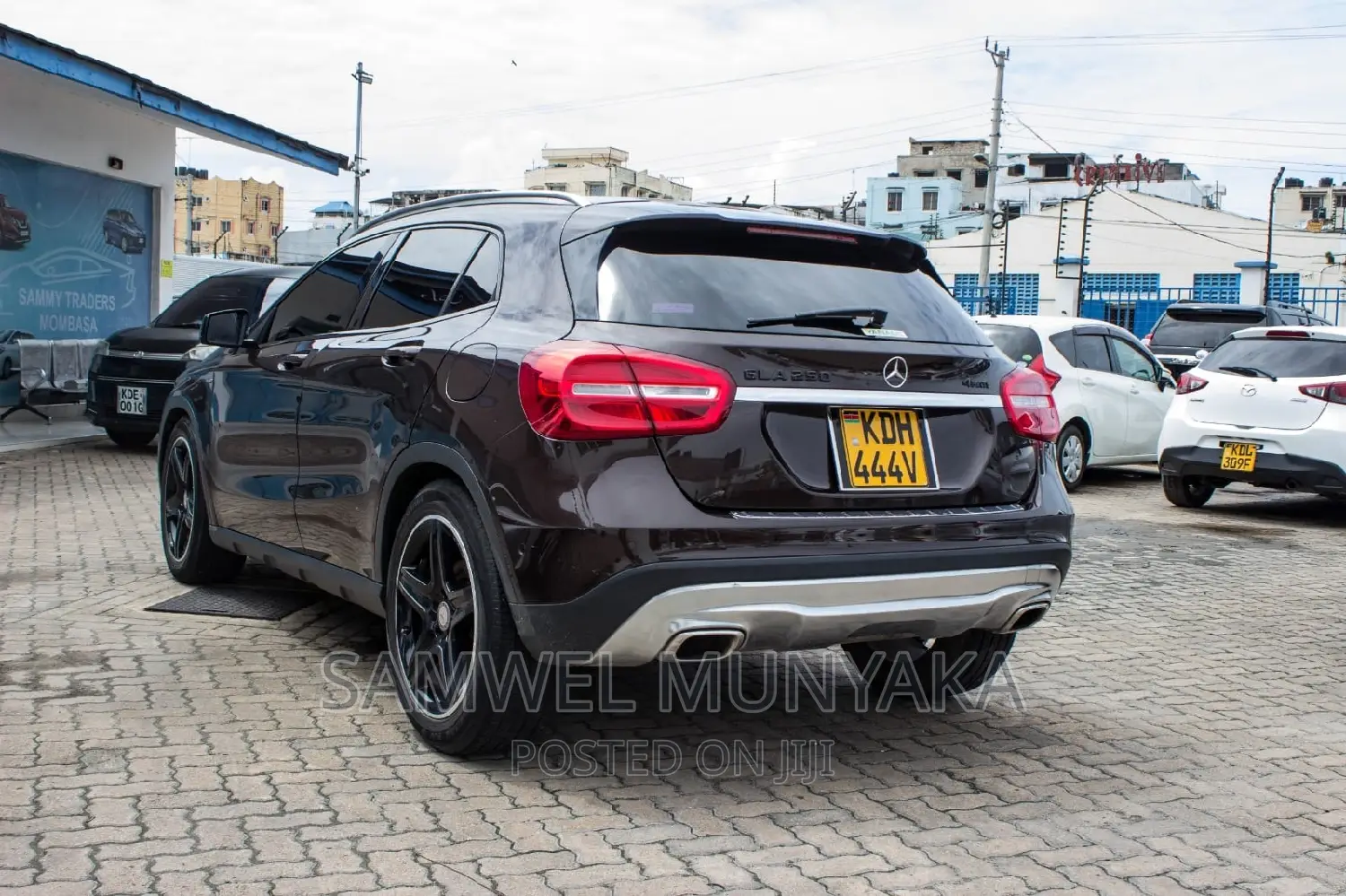 Mercedes-Benz GLA-Class 2015 Pink