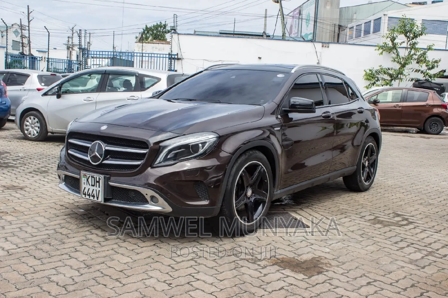 Mercedes-Benz GLA-Class 2015 Pink