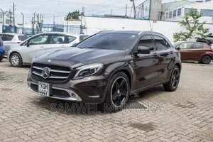 Mercedes-Benz GLA-Class 2015 Pink