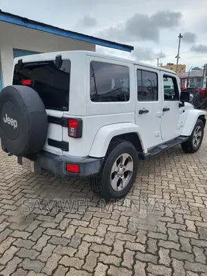 Jeep Wrangler Sahara 4x4 2016 Pearl