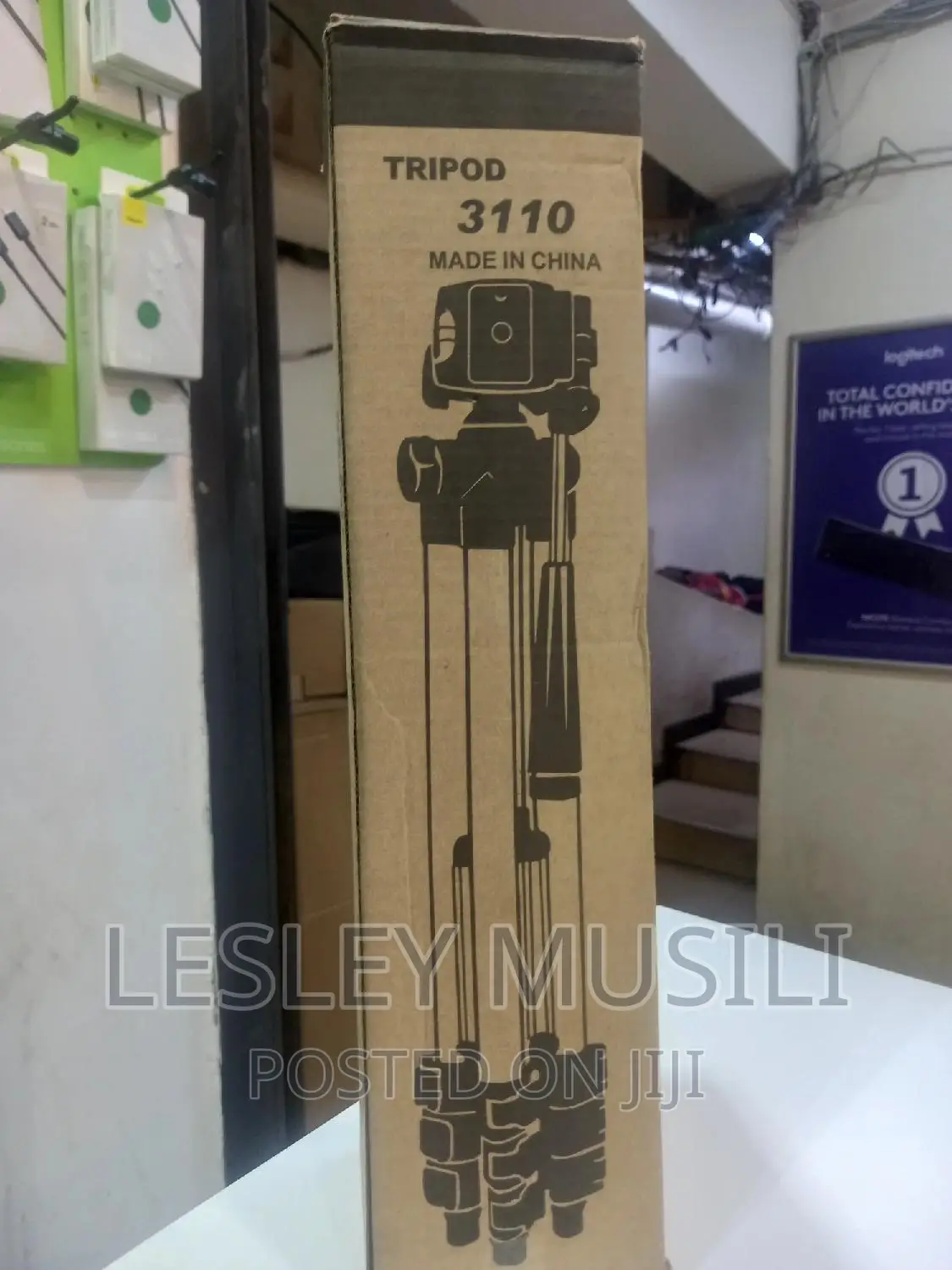 Metallic Tripod Stand