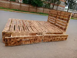 Pallet Bed- 5*6 Pallet Bed With Drawers. (D,L11*)