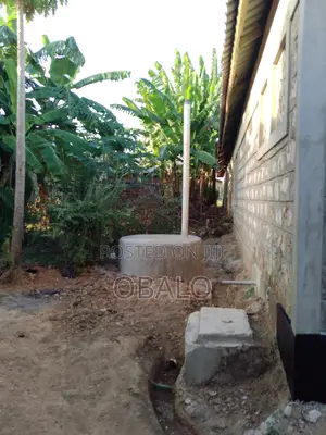 5bdrm House In Bombo Estate, Kiembeni For Sale