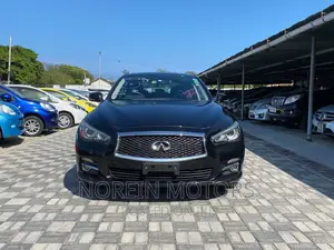 Nissan Fuga 2016 Black