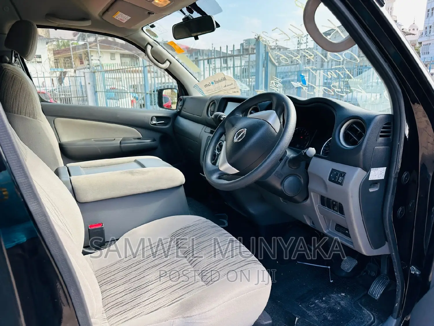 Nissan Caravan (Urvan) 2016 Black