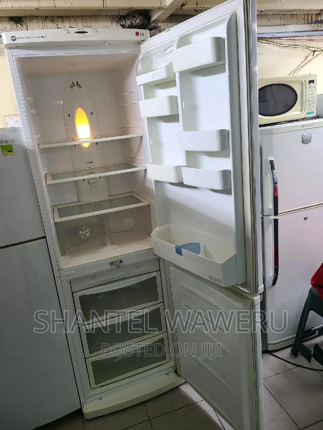 Big Bottom Freezer Fridge