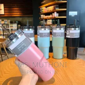 890 Ml Vacuum Insulated Mug With Reusable Straw