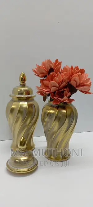Ceremic GOLD-PLATED White VASE-GINGER