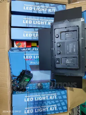 Led 800 Video Light With 2battery,Charger and Adapter