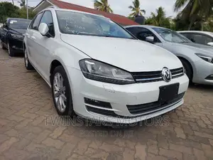 2017 White Volkswagen Golf: A Comfortable Companion!