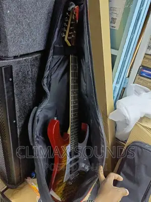 Electric Solo Guitar Fender 24 Fret 