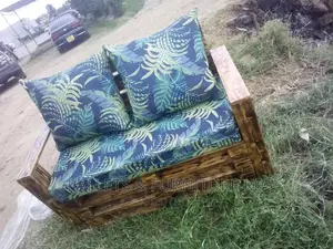2 Seater Seat With Cushions(Pallet Seat)6992