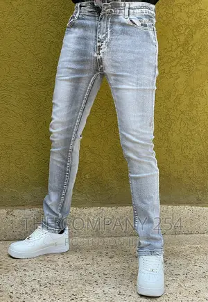 Designer Quality Classic Men's Plain Wash Denim Jeans 
Size